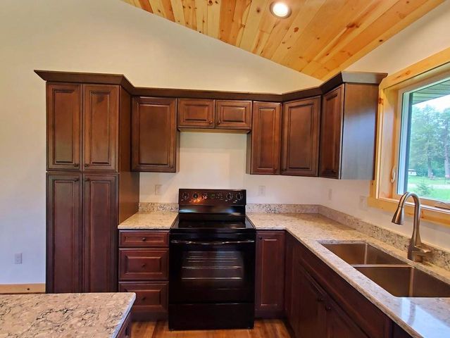 247 E MADISON STREET, Clintonville, WI 54929