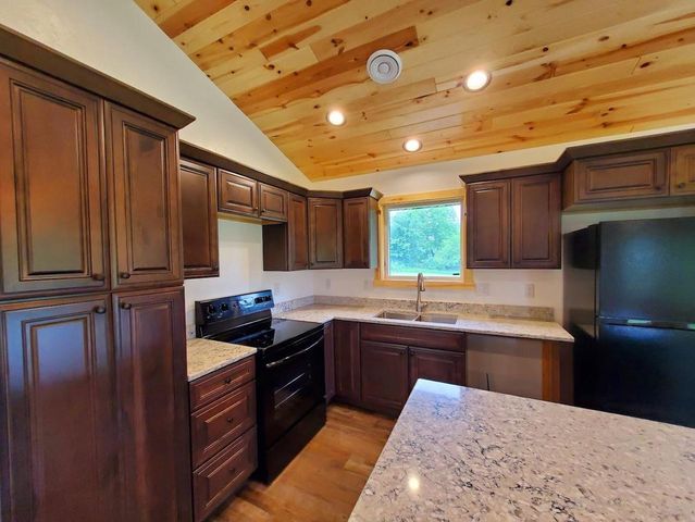 247 E MADISON STREET, Clintonville, WI 54929