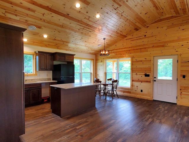 247 E MADISON STREET, Clintonville, WI 54929