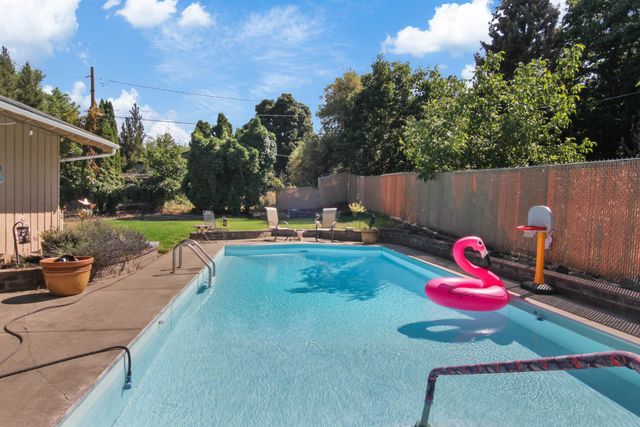 1212 S Ferrall Ct, Spokane, WA 99202