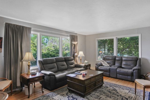 1212 S Ferrall Ct, Spokane, WA 99202