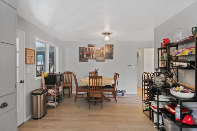 1212 S Ferrall Ct, Spokane, WA 99202