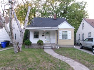 7507 W Parkway Street, Redford, MI 48239