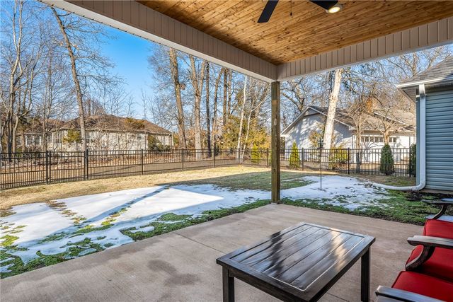 18 Merritt Drive, Bella Vista, AR 72714