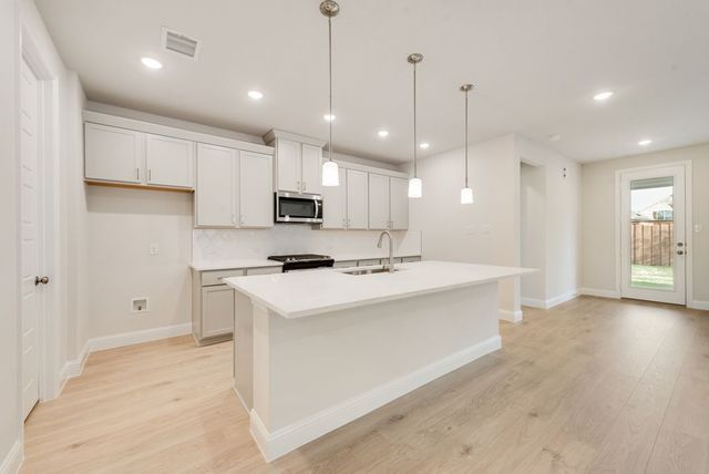 201 Hatherley Street, Little Elm, TX 75068