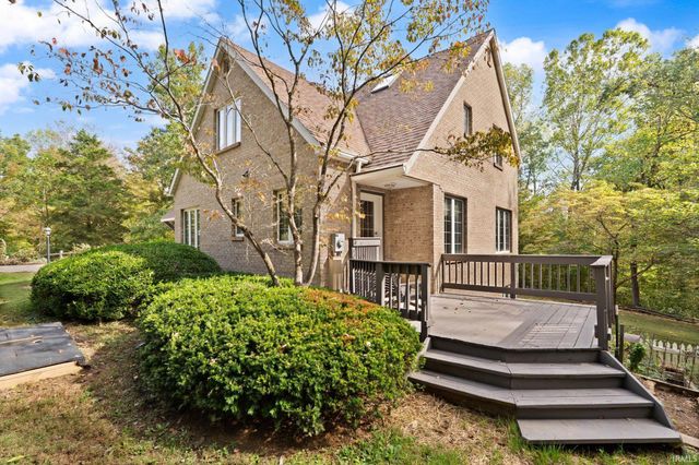 925 W Oakwood Lane, Paoli, IN 47454