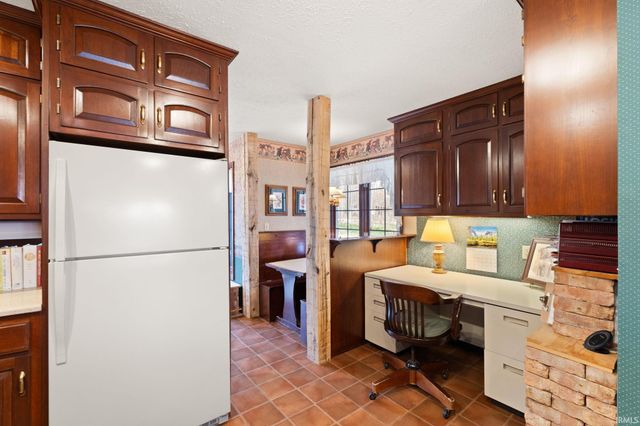 925 W Oakwood Lane, Paoli, IN 47454