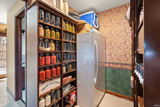 925 W Oakwood Lane, Paoli, IN 47454