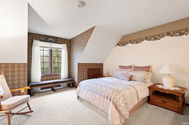 925 W Oakwood Lane, Paoli, IN 47454