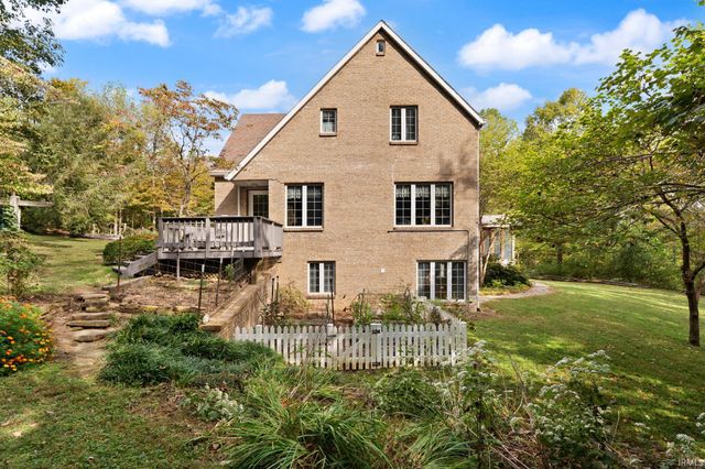 925 W Oakwood Lane, Paoli, IN 47454