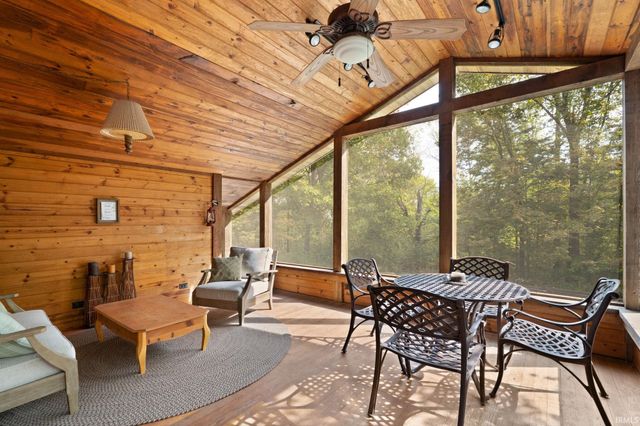 925 W Oakwood Lane, Paoli, IN 47454