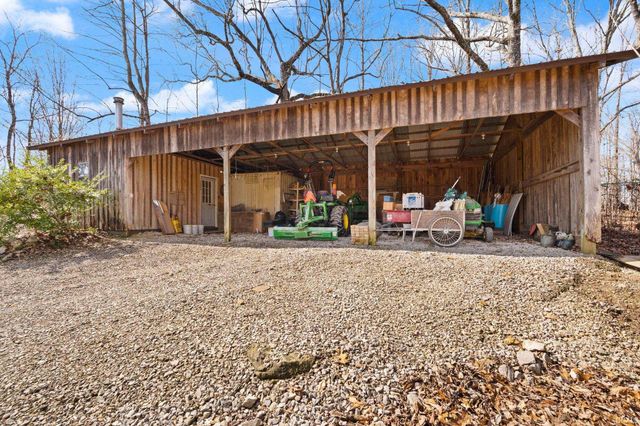 925 W Oakwood Lane, Paoli, IN 47454