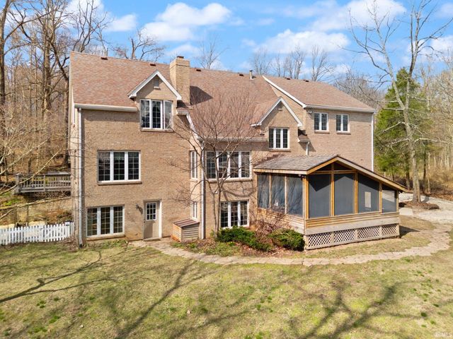 925 W Oakwood Lane, Paoli, IN 47454