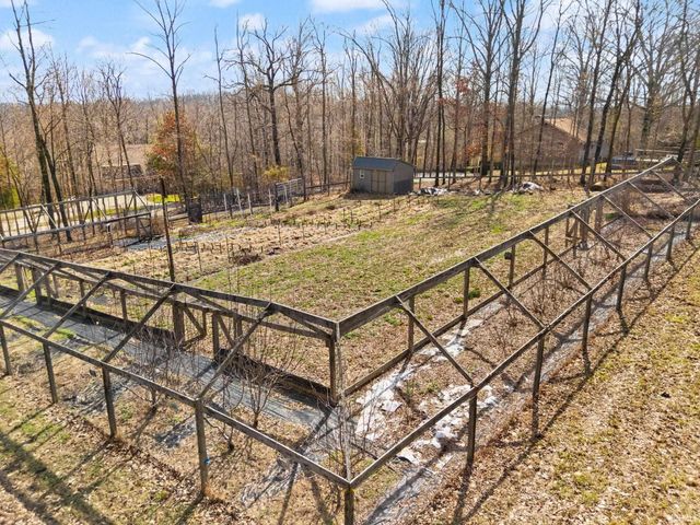925 W Oakwood Lane, Paoli, IN 47454