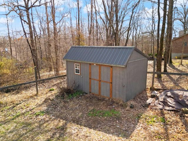 925 W Oakwood Lane, Paoli, IN 47454