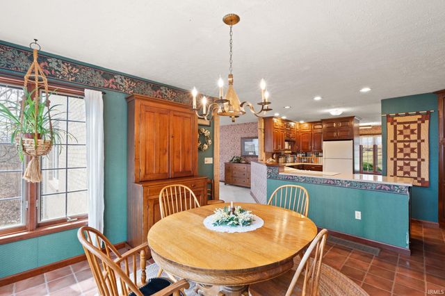 925 W Oakwood Lane, Paoli, IN 47454