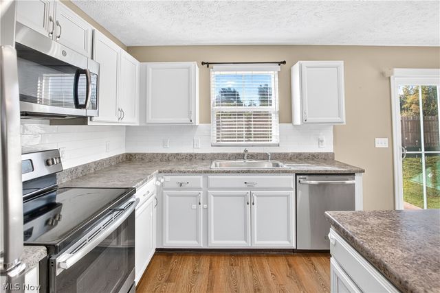 106 Preserve Circle, Amherst, OH 44001