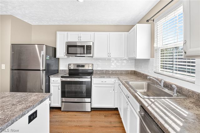 106 Preserve Circle, Amherst, OH 44001