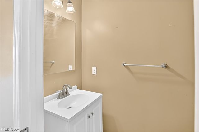 106 Preserve Circle, Amherst, OH 44001
