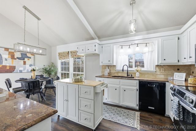 8417 E 64th Place, Tulsa, OK 74133