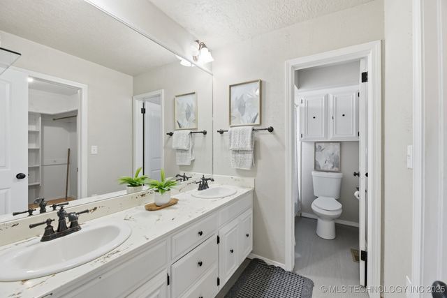 8417 E 64th Place, Tulsa, OK 74133