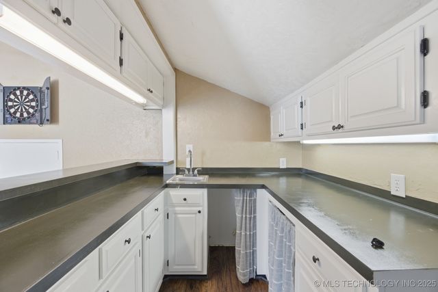 8417 E 64th Place, Tulsa, OK 74133