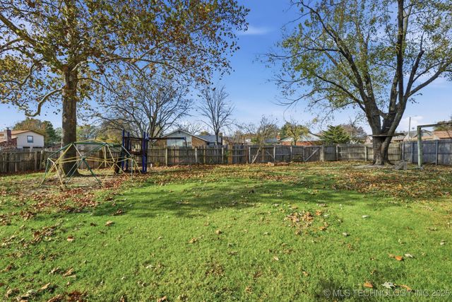 8417 E 64th Place, Tulsa, OK 74133