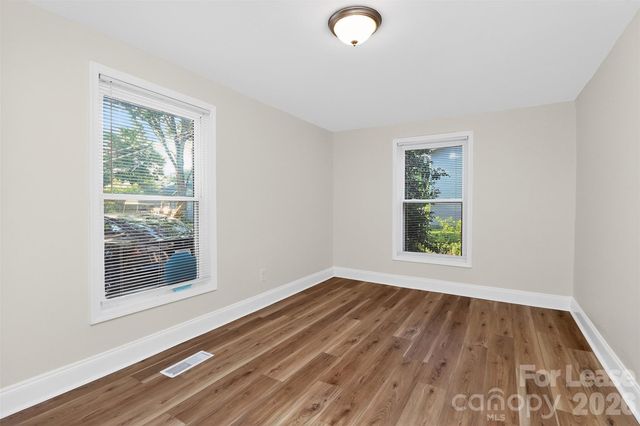 2958 Reid Avenue, Charlotte, NC 28208