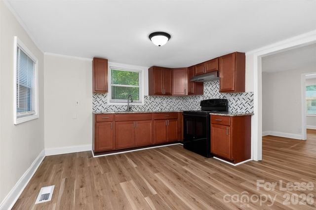 2958 Reid Avenue, Charlotte, NC 28208