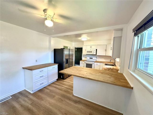 1049 Baker RD, Virginia Beach, VA 23455