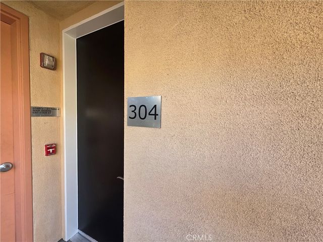 14618 Sylvan Street, Van Nuys, CA 91411