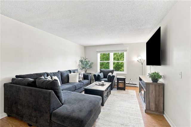 5 Apple Valley Parkway 12, Smithfield, RI 02828