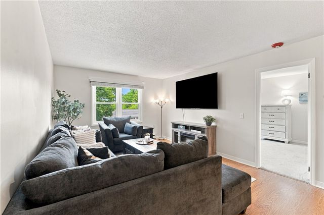 5 Apple Valley Parkway 12, Smithfield, RI 02828