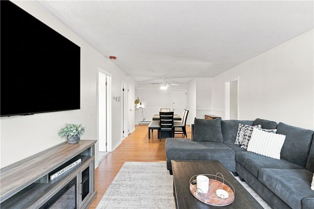 5 Apple Valley Parkway 12, Smithfield, RI 02828