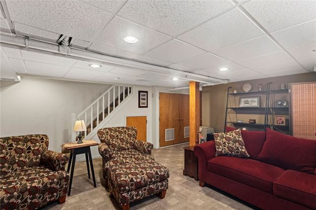 401 Olympia, Mt Washington, PA 15211