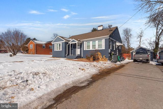 6106 MANOR RD, Clinton, MD 20735