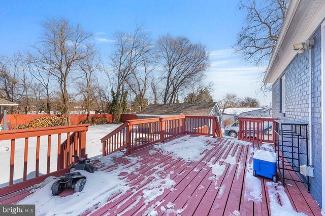 6106 MANOR RD, Clinton, MD 20735