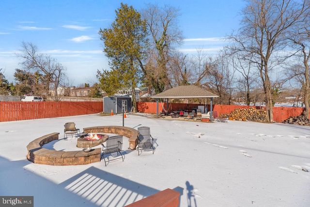 6106 MANOR RD, Clinton, MD 20735