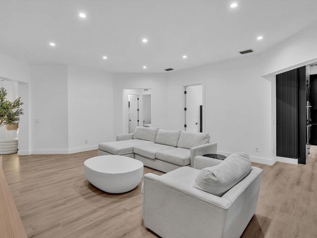 4092 NW 88 Terrace, Cooper City, FL 33024