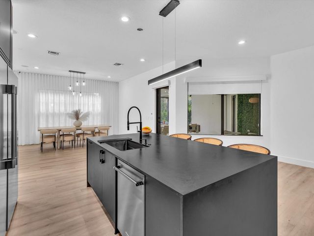 4092 NW 88 Terrace, Cooper City, FL 33024