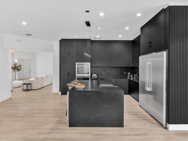 4092 NW 88 Terrace, Cooper City, FL 33024