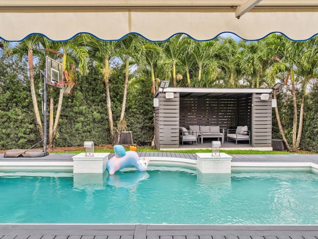 4092 NW 88 Terrace, Cooper City, FL 33024