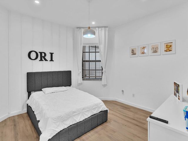 4092 NW 88 Terrace, Cooper City, FL 33024