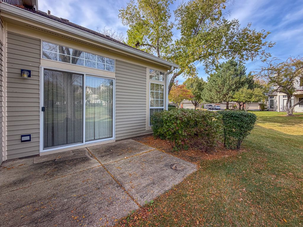 343 Ashford Circle 1, Bartlett, IL 60103 — photo 3