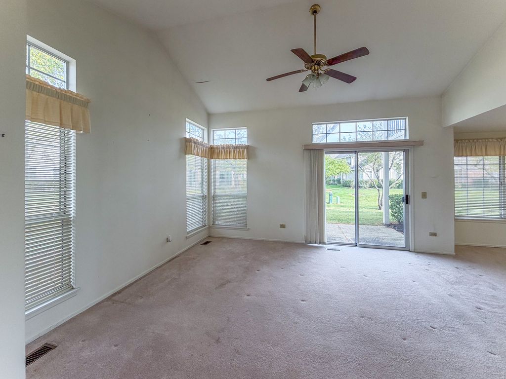343 Ashford Circle 1, Bartlett, IL 60103 — photo 4