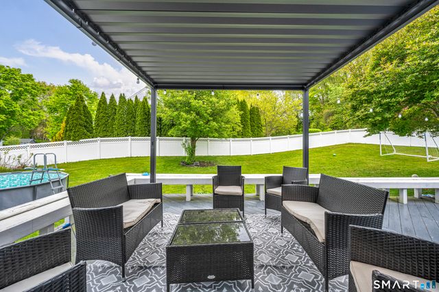 5 Bentley Drive, Manchester, CT 06040