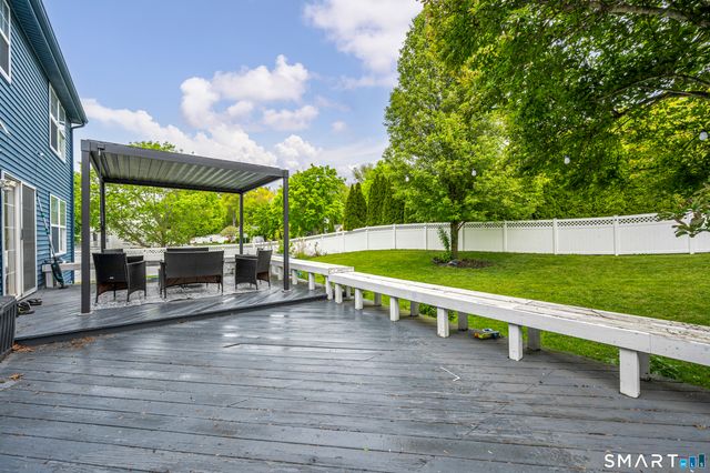 5 Bentley Drive, Manchester, CT 06040