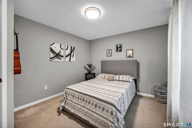 5 Bentley Drive, Manchester, CT 06040