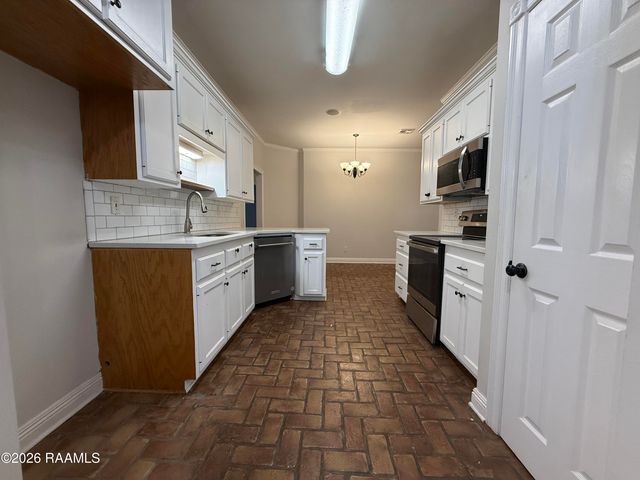 133 Woodstock Drive, Youngsville, LA 70592