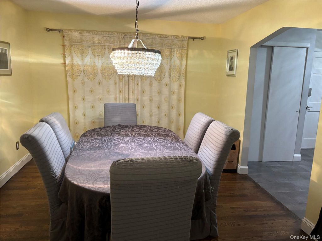 20 Beaumont Lane, Lake Grove, NY 11755 — photo 4